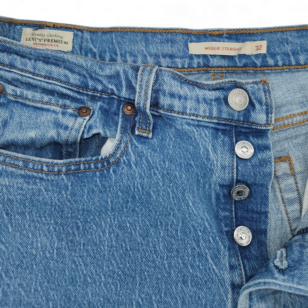 Levi's Wedgie Straight Jeans Women's Size 32‎ High Rise Raw Hem Vintage Fit - Picture 2 of 6